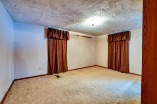 1442 Sandhurst Ave E, Maplewood, MN 55109 - Photo 14