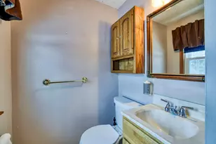 1442 Sandhurst Ave E, Maplewood, MN 55109 - Photo 16