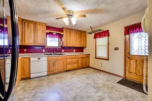 1442 Sandhurst Ave E, Maplewood, MN 55109 - Photo 6