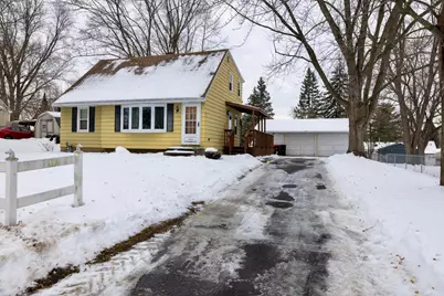 1442 Sandhurst Avenue E, Maplewood, MN 55109 - Photo 1