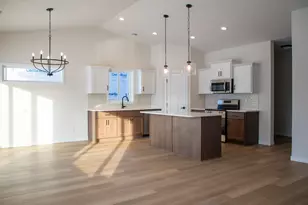 7361 26th St S, Fargo, ND 58104 - Photo 2