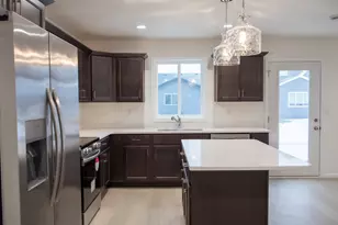 6738 Meadow View Dr S, Fargo, ND 58104 - Photo 6