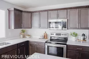 6738 Meadow View Dr S, Fargo, ND 58104 - Photo 4