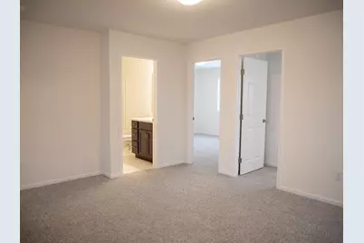 6738 Meadow View Drive S, Fargo, ND 58104 - Photo 10