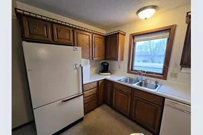 612 7th Street NE #6, Pipestone, MN 56164 - Photo 8