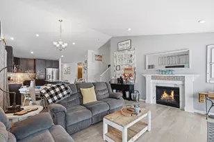 18064 Gleaming Ct, Lakeville, MN 55044 - Photo 4