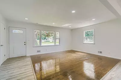 6807 Quail Avenue N, Brooklyn Center, MN 55429 - Photo 6