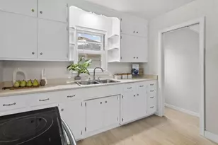 5018 Russell Ave N, Minneapolis, MN 55430 - Photo 8