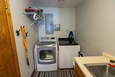 8566 Oak Hill Circle, Credit River Township, MN 55372 - Photo 12