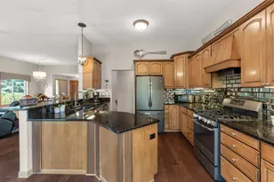 1420 Summit Shores Dr, Burnsville, MN 55306 - Photo 8