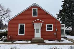 2035 3rd St E, Saint Paul, MN 55119 - Photo 4