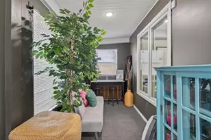 884 Westminster St, Saint Paul, MN 55130 - Photo 2