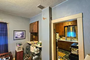 204 E 1st St, Morris, MN 56267 - Photo 8