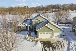 634 Chaucer Ln, Watertown, MN 55388 - Photo 2