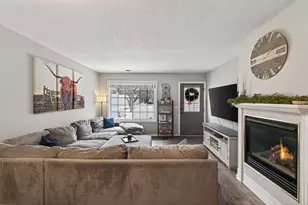 1724 Weston Ln, Shakopee, MN 55379 - Photo 2