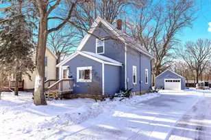 724 8th Ave NW, Faribault, MN 55021 - Photo 2