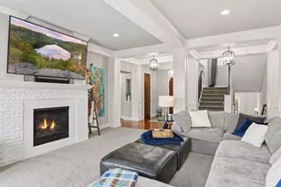 9787 Sky Ln, Eden Prairie, MN 55347 - Photo 8