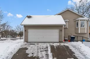 817 Spruce St, Farmington, MN 55024 - Photo 4