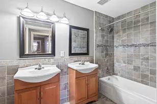 8940 Neill Lake Rd, Eden Prairie, MN 55347 - Photo 16