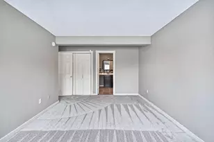 8940 Neill Lake Rd, Eden Prairie, MN 55347 - Photo 24