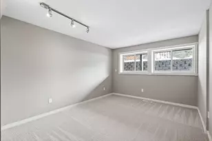 8940 Neill Lake Rd, Eden Prairie, MN 55347 - Photo 14