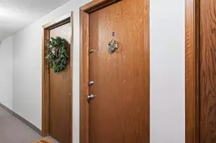 8940 Neill Lake Rd, Eden Prairie, MN 55347 - Photo 32