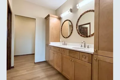 2555 Sutherland Dr, Worthington, MN 56187 - Photo 14