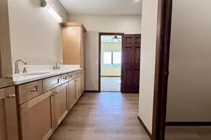 2555 Sutherland Dr, Worthington, MN 56187 - Photo 4