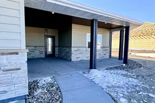 2555 Sutherland Dr, Worthington, MN 56187 - Photo 4