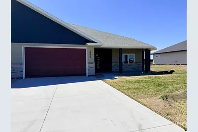 2555 Sutherland Dr, Worthington, MN 56187 - Photo 2