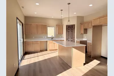 2555 Sutherland Dr, Worthington, MN 56187 - Photo 6