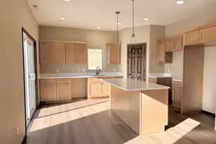 2555 Sutherland Dr, Worthington, MN 56187 - Photo 6