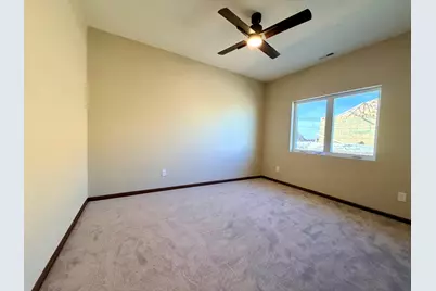 2555 Sutherland Dr, Worthington, MN 56187 - Photo 6
