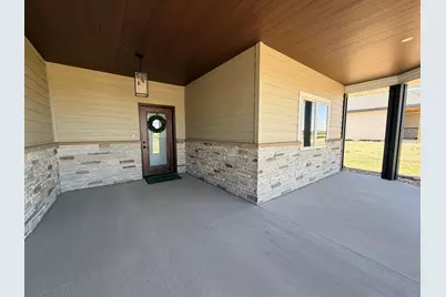2555 Sutherland Dr, Worthington, MN 56187 - Photo 10