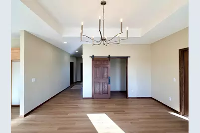 2555 Sutherland Dr, Worthington, MN 56187 - Photo 8