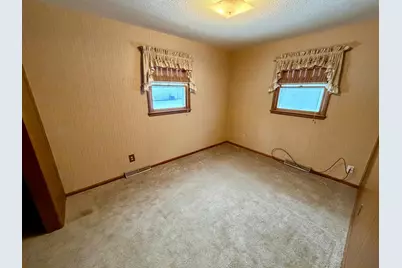 801 14th Avenue SW, Willmar, MN 56201 - Photo 18