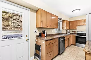 105 Lyons St, Duluth, MN 55811 - Photo 2