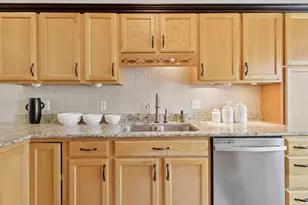 8410 Burlwood Dr, Chanhassen, MN 55317 - Photo 10