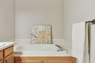 8410 Burlwood Dr, Chanhassen, MN 55317 - Photo 28