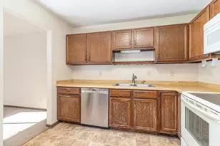 5157 Balmoral Ln, Bloomington, MN 55437 - Photo 10