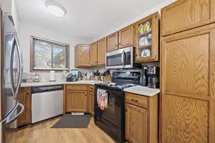 13463 Zenith Ln, Eden Prairie, MN 55346 - Photo 10