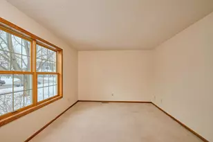 2214 Viola Heights Dr NE, Rochester, MN 55906 - Photo 14