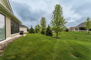 2720 Bentley Dr SW, Rochester, MN 55902 - Photo 24