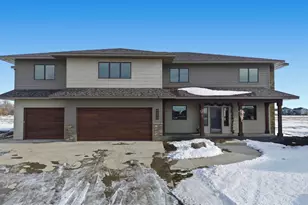 6490 Selkirk Dr S, Fargo, ND 58104 - Photo 4