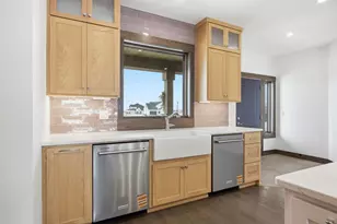 6490 Selkirk Dr S, Fargo, ND 58104 - Photo 14