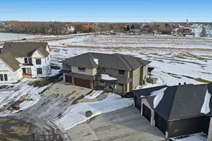 6490 Selkirk Dr S, Fargo, ND 58104 - Photo 72