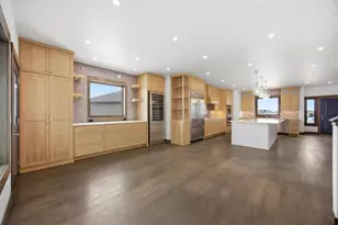 6490 Selkirk Dr S, Fargo, ND 58104 - Photo 8