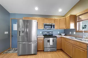 2502 7th St NE, Waseca, MN 56093 - Photo 8