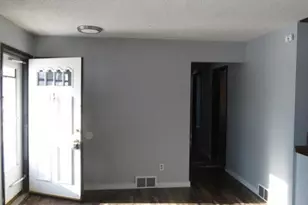 1900 Manor Dr, Burnsville, MN 55337 - Photo 4