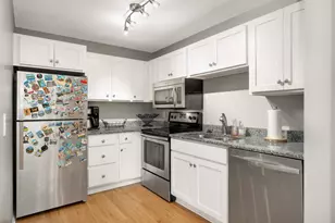 1304 W Medicine Lake Dr, Plymouth, MN 55441 - Photo 10